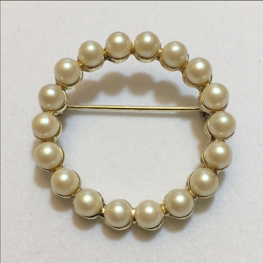 Circle Brooch with Faux Pearls